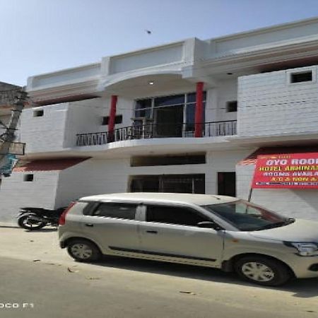 מיראט Spot On Hotel Abhinandan מראה חיצוני תמונה