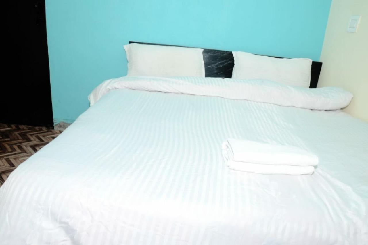 מיראט Spot On Hotel Abhinandan מראה חיצוני תמונה