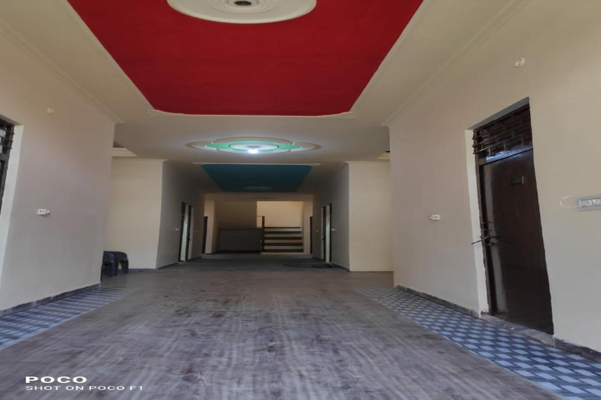 מיראט Spot On Hotel Abhinandan מראה חיצוני תמונה