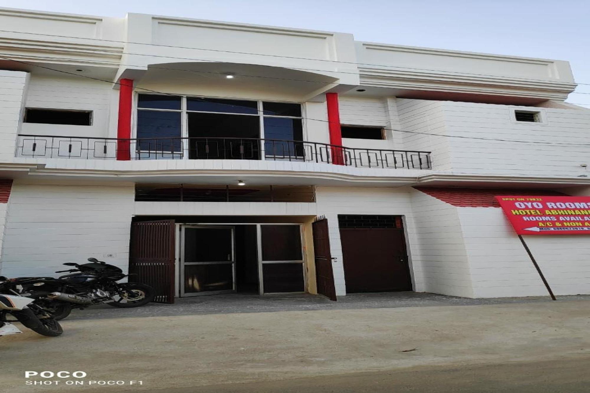 מיראט Spot On Hotel Abhinandan מראה חיצוני תמונה