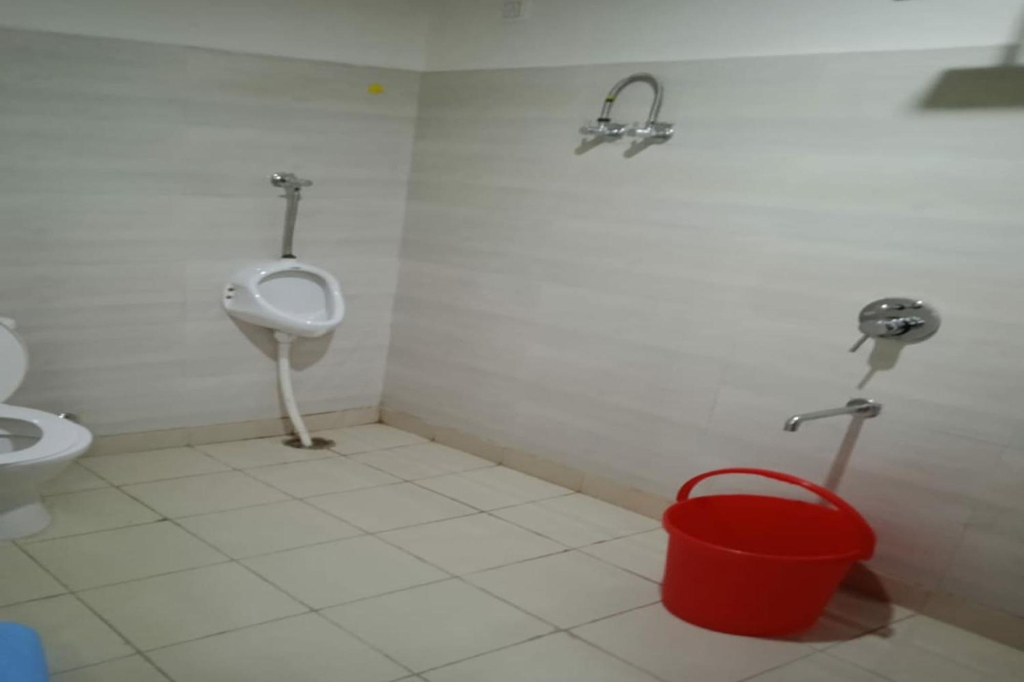 מיראט Spot On Hotel Abhinandan מראה חיצוני תמונה
